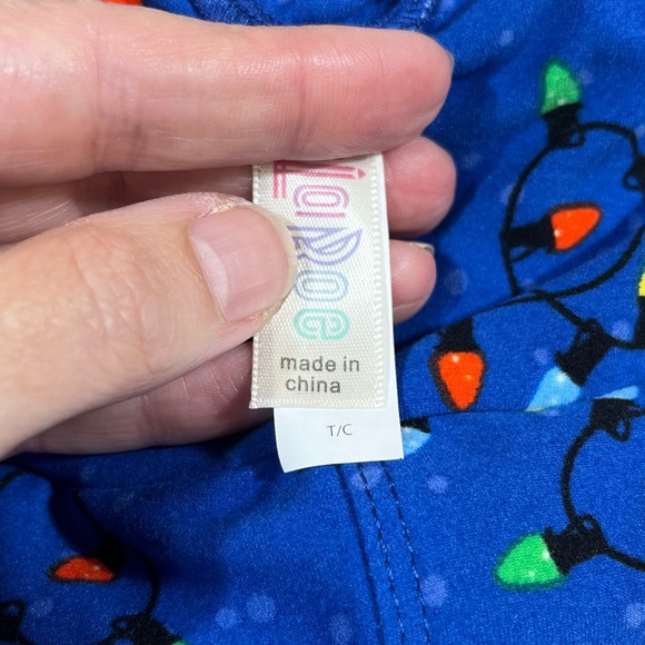 LuLaRoe 2XL Christmas Liv top with TC Christmas leggings - Picture 9 of 14